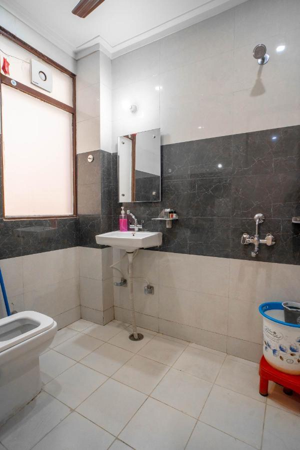 The Lodgers 2 Bhk Serviced Apartment Infront Of Artemis Hospital Гургаон Экстерьер фото