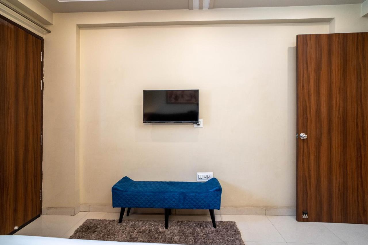 The Lodgers 2 Bhk Serviced Apartment Infront Of Artemis Hospital Гургаон Экстерьер фото