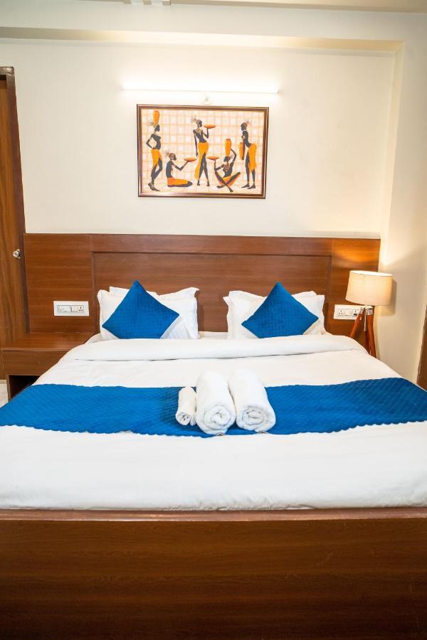 The Lodgers 2 Bhk Serviced Apartment Infront Of Artemis Hospital Гургаон Экстерьер фото