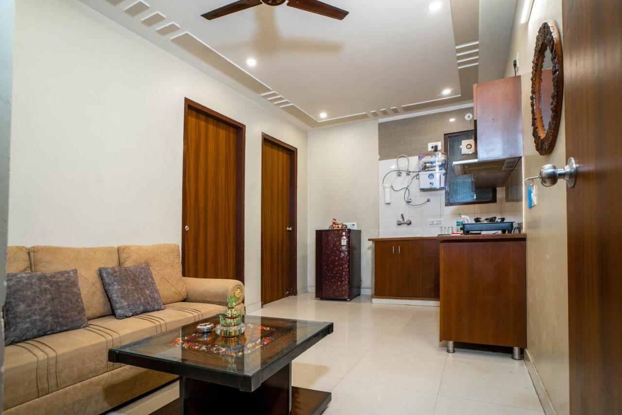 The Lodgers 2 Bhk Serviced Apartment Infront Of Artemis Hospital Гургаон Экстерьер фото
