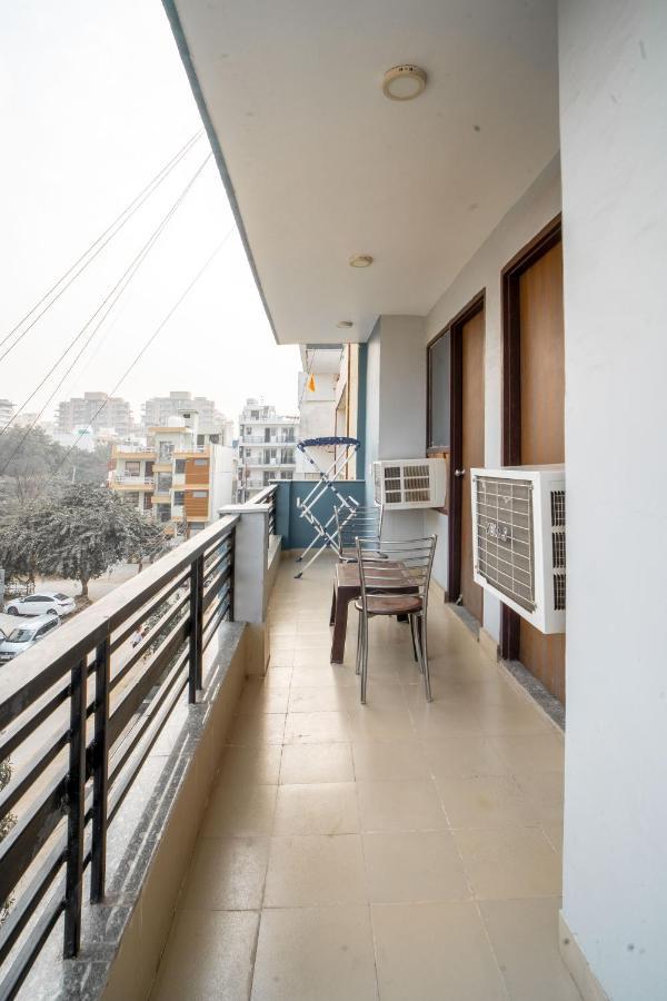The Lodgers 2 Bhk Serviced Apartment Infront Of Artemis Hospital Гургаон Экстерьер фото