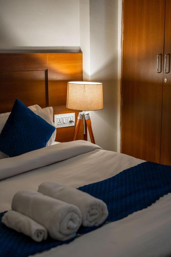 The Lodgers 2 Bhk Serviced Apartment Infront Of Artemis Hospital Гургаон Экстерьер фото