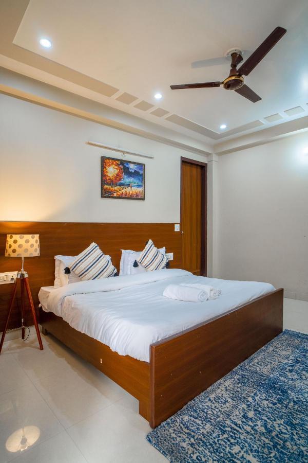 The Lodgers 2 Bhk Serviced Apartment Infront Of Artemis Hospital Гургаон Экстерьер фото