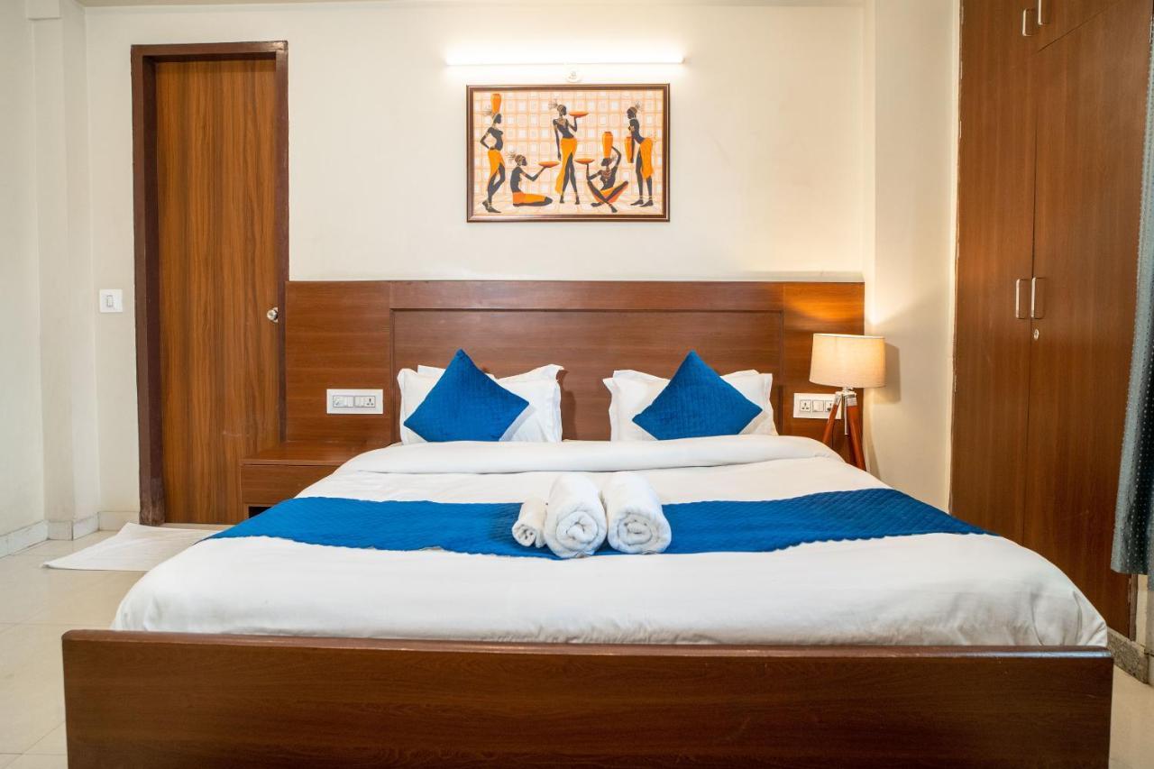 The Lodgers 2 Bhk Serviced Apartment Infront Of Artemis Hospital Гургаон Экстерьер фото