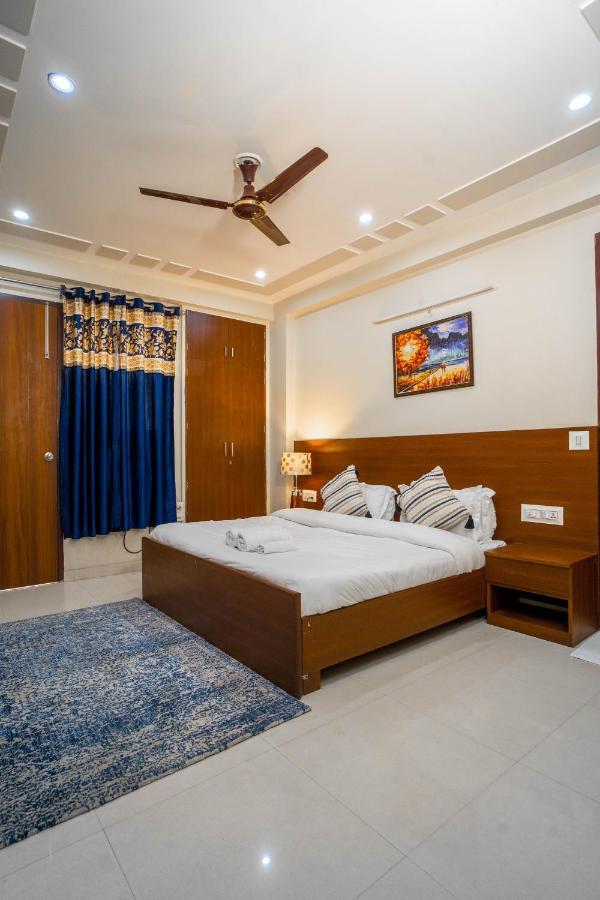 The Lodgers 2 Bhk Serviced Apartment Infront Of Artemis Hospital Гургаон Экстерьер фото