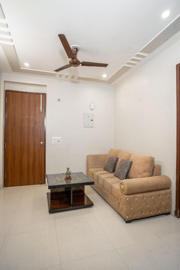 The Lodgers 2 Bhk Serviced Apartment Infront Of Artemis Hospital Гургаон Экстерьер фото