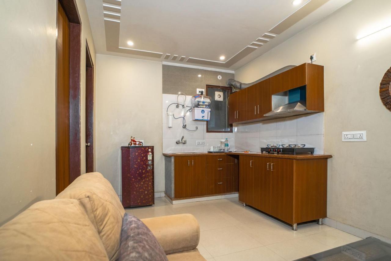 The Lodgers 2 Bhk Serviced Apartment Infront Of Artemis Hospital Гургаон Экстерьер фото