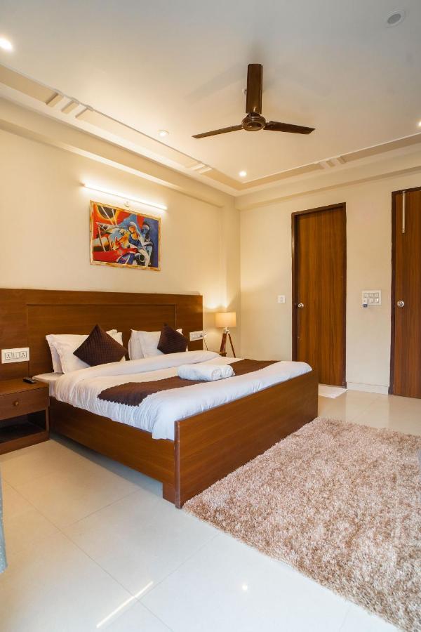 The Lodgers 2 Bhk Serviced Apartment Infront Of Artemis Hospital Гургаон Экстерьер фото