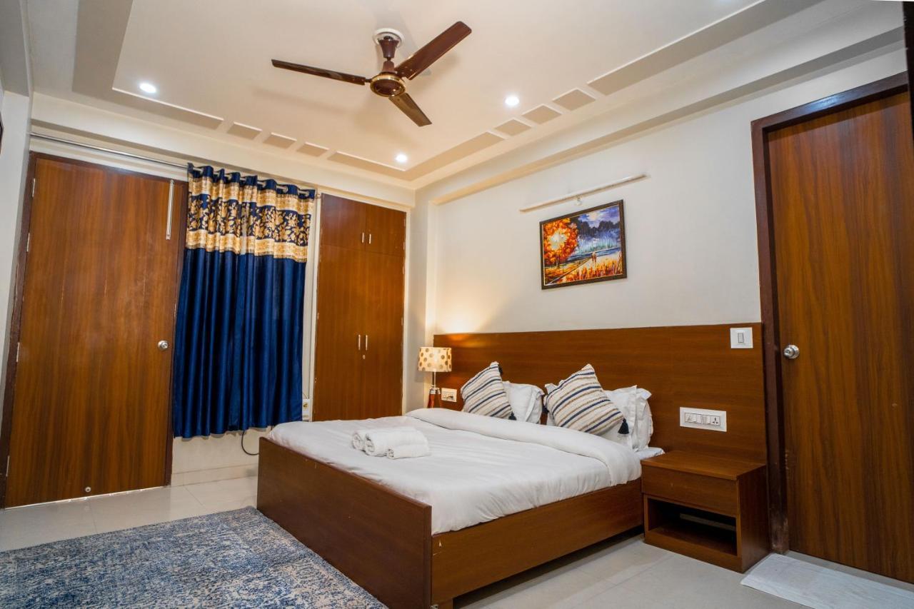 The Lodgers 2 Bhk Serviced Apartment Infront Of Artemis Hospital Гургаон Экстерьер фото