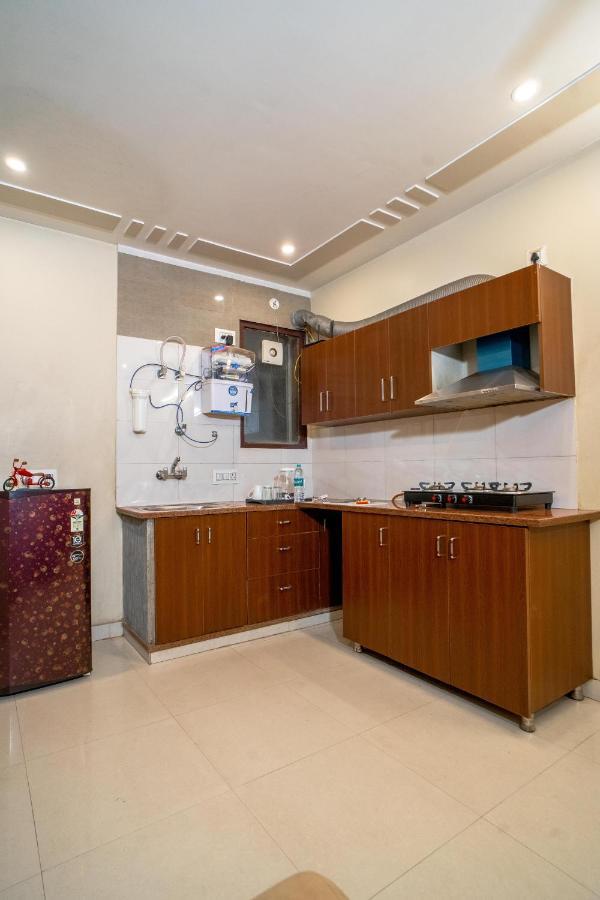 The Lodgers 2 Bhk Serviced Apartment Infront Of Artemis Hospital Гургаон Экстерьер фото
