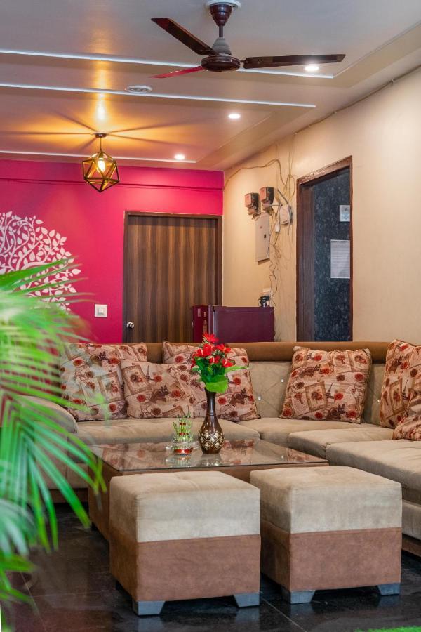 The Lodgers 2 Bhk Serviced Apartment Infront Of Artemis Hospital Гургаон Экстерьер фото