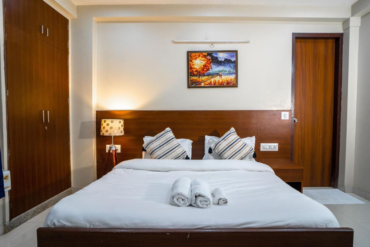 The Lodgers 2 Bhk Serviced Apartment Infront Of Artemis Hospital Гургаон Экстерьер фото
